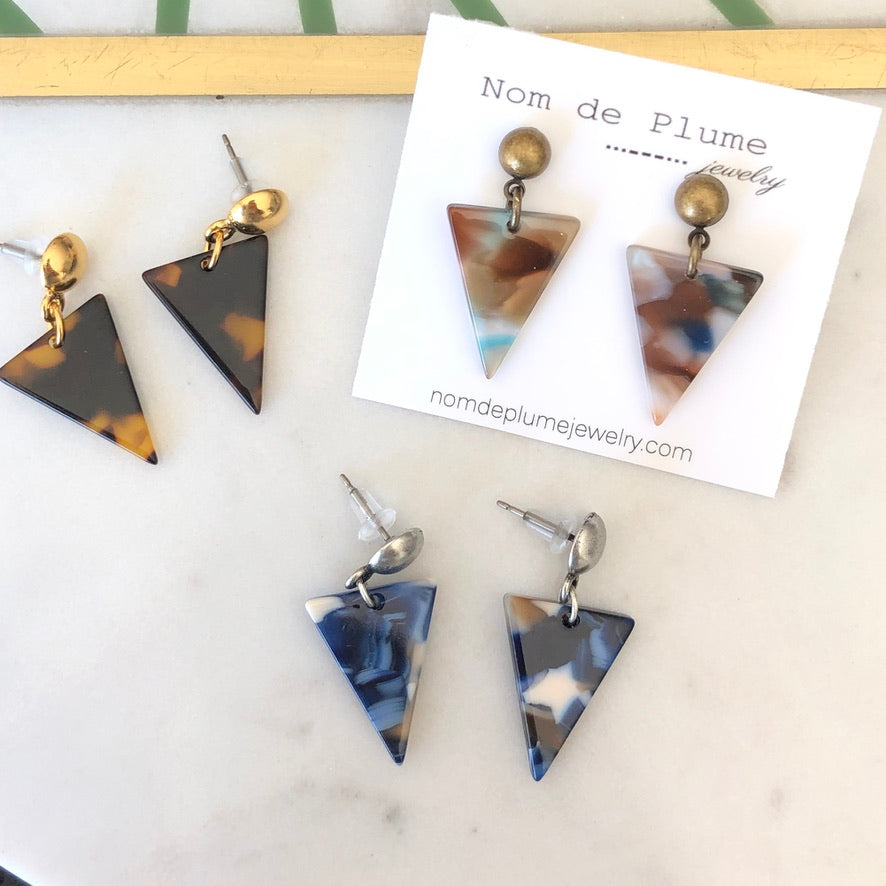 Modern Triangle Post