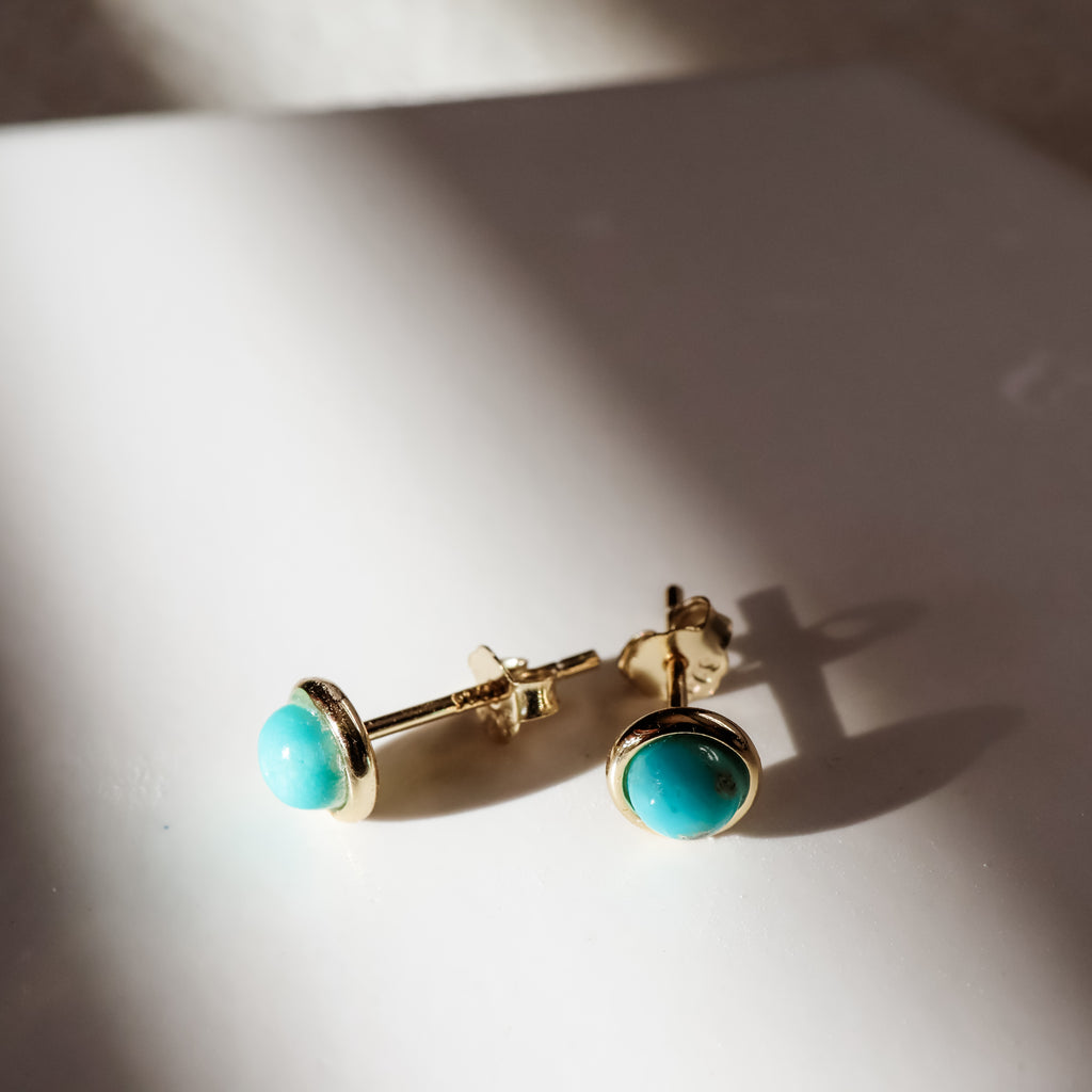 Drop of Turquoise Post Earrings in Gold