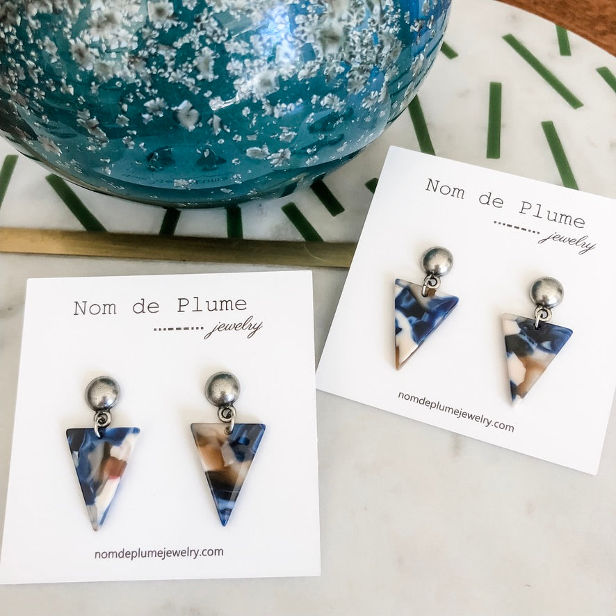 Modern Triangle Post