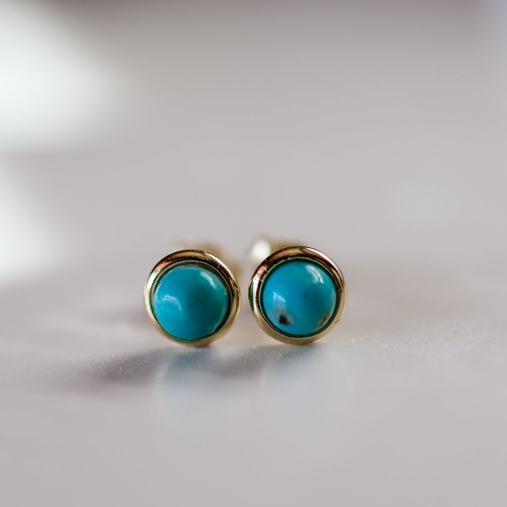 Drop of Turquoise Post Earrings in Gold